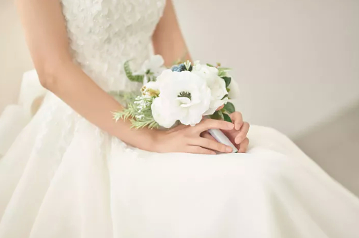 属狗2024年比较吉利的结婚日子 幸福的结婚查询