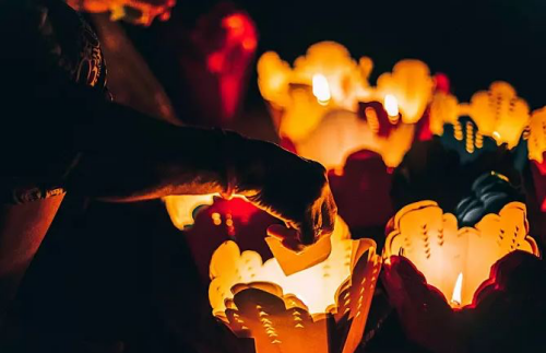 覆灯火命五行缺什么